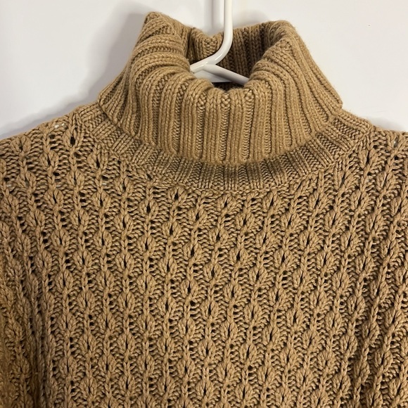 Massimo Dutti cable knit wool blend poncho size M - Picture 7 of 7